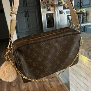 Authentic Louis Vuitton Monogram Crossbody